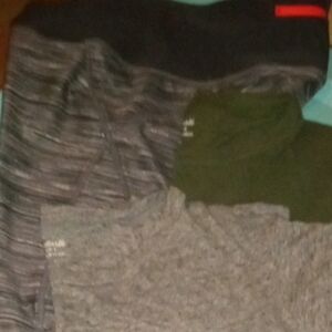 Bundle of MPG Black and Gray Leggings & 2 MADEWELL pocket t-shirts